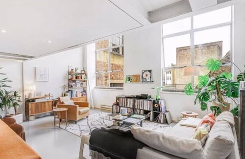Victoria Apartamento | Converted Warehouse Loft Apartment
