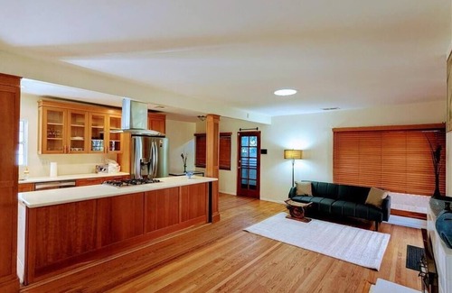 Sherman Oaks Cama Y Desayuno | Convinient Location in Los Angeles