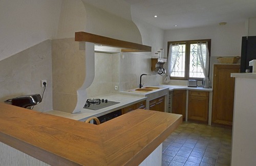 Lorgues Casa | Convivial house, center Var. 3 bedrooms. Enclosed private swimming pool