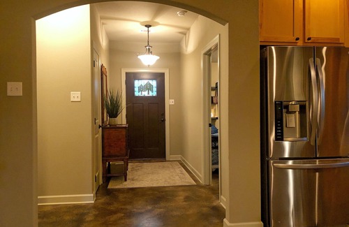Conway Casa | Conway Luxury Home. 4BR/2BA, Office, 2-Car Gar., 65"TV, Fenced Yard/Patio, Wi-Fi