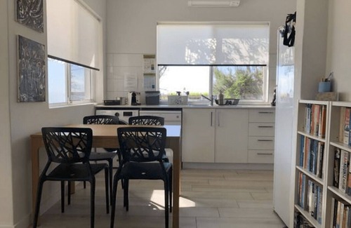Coogee Apartamento | Coogee- COOG2 Dundas Street - Coastal Garden Apartment with Ocean Views Courtyard Near Coogee Beach