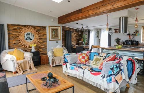 Llanllwchaiarn Casa | Coogee View