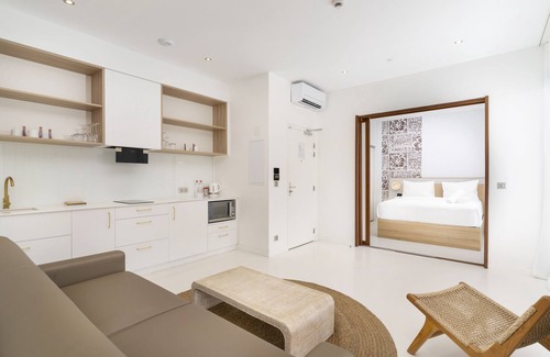 Cook's Bay Hotel | Cook's Bay Hotel and Suites