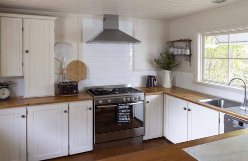Lauriston Cabaña | COOKS HOUSE - 4 BEDROOM WEATHERBOARD IN LAURISTON