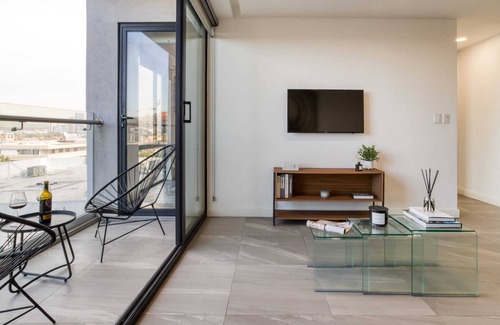 Avenida Revolución Apartamento | Cool Apt w/Balcony: Business Lounge+Gym+24-7/ SEC