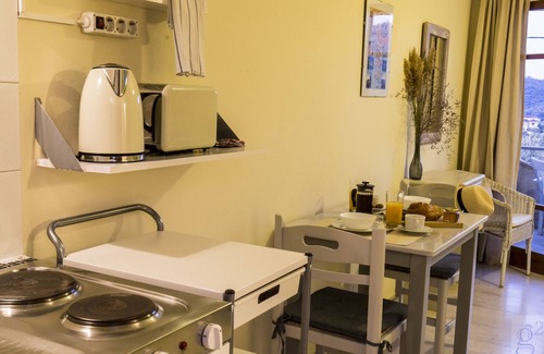 Karvelas Apartamento | Fresco, tranquilo, completo, Nefeli Stusios