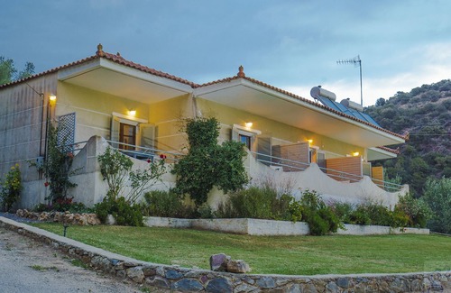 Karvelas Apartamento | Fresco, tranquilo, completo, Nefeli Stusios