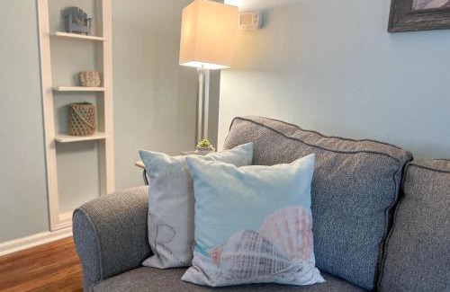 Navy Point Casa | Cool Coastal Cottage