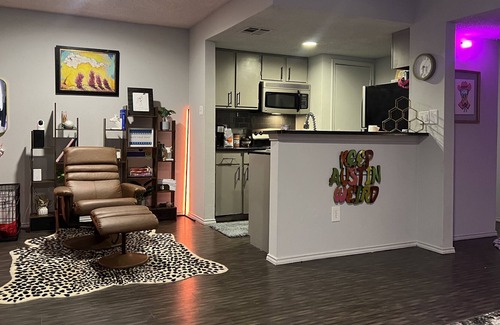 Parker Lane Apartamento | Cool E. Side spot for Festival stay. 2mi from Downtown. 4mi to ACL.