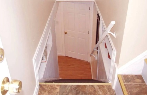 Old Brooklyn Apartamento | Cool Finished Basement Suite