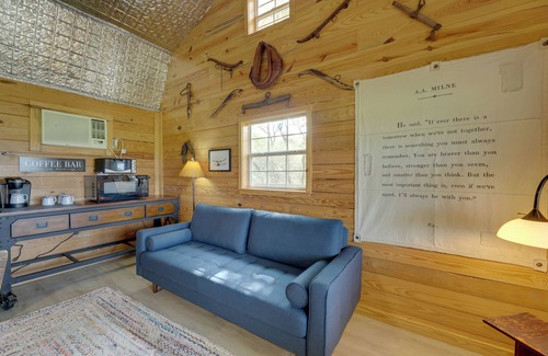 Sublime Cabina | 5 Mi to Splashway Waterpark: Cabin in Rock Island