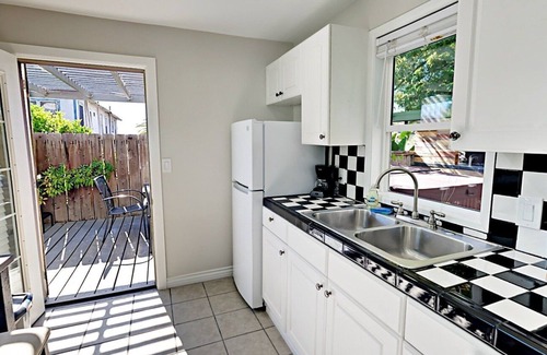 Golden Hill Casa | ¡Recién remodelado 1 Bd cerca del centro de la ciudad, NUEVO Jacuzzi, pozo de fuego, barbacoa, lavandería! (SI)
