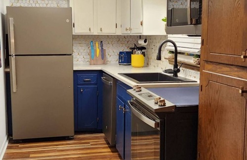 India Hook Casa | Cool, Retro-styled Home Near Lake Wylie