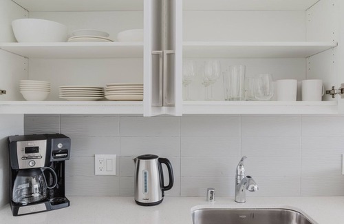 University District Apartamento | Cool U District 1BR w/ Gym, BBQ, W/D & Rooftop