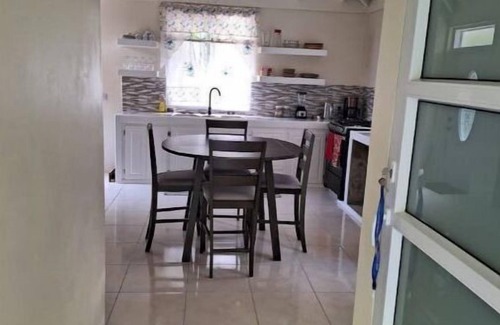 Fond Cani Casa | Cool Valley Guesthouse 3mins from Roseau 2bedrooms