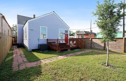 Saint Roch Casa | Cool Voodoo Art Pad- 4br near the Marigny!