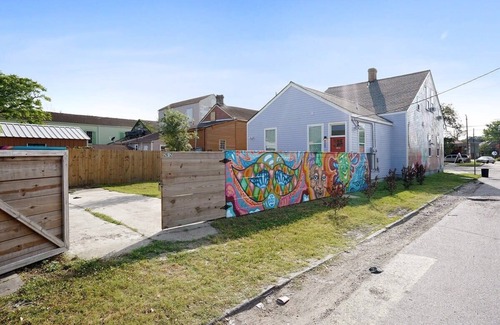 Saint Roch Casa | Cool Voodoo Art Pad- 4br near the Marigny!