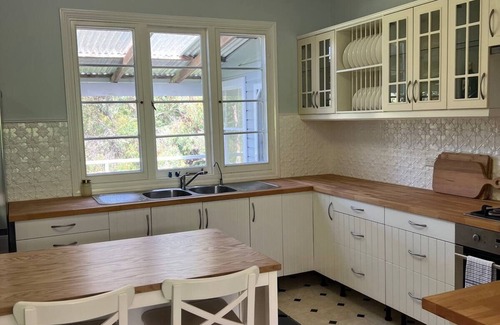 Shadforth Otro | Coolbardie Springs Denmark. A secluded pet friendly retreat on Peace St.
