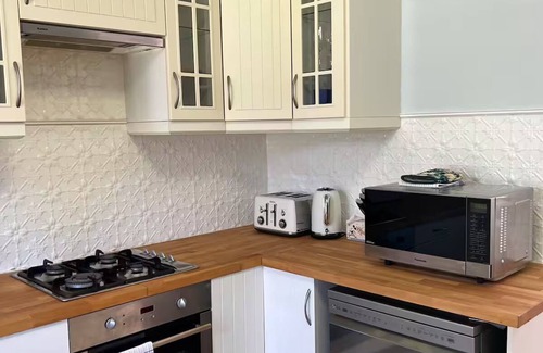 Shadforth Otro | Coolbardie Springs Denmark. A secluded pet friendly retreat on Peace St.
