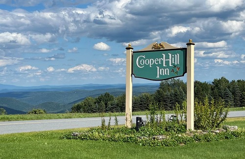 West Dover Casa | Cooper Hill Inn