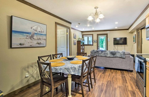 Coos Bay Cabaña | Coos Bay Cottage w/ Fireplace & BBQ Patio!