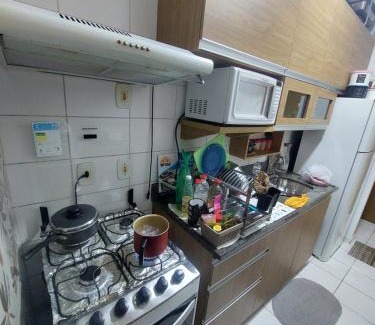 Tenone Apartamento | COP 30 ALUGO Apartamento mobiliado com excelente localização e condomínio completo