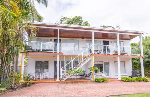 Corlette Casa | Copacabana 2 cute unit with water views from the balcony
