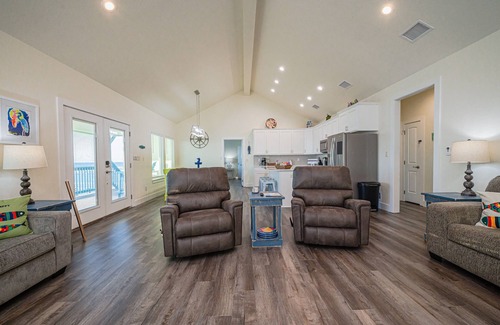 Rockport Casa | Copano Bay Waterfront Private Fishing Pier Underwater Lights