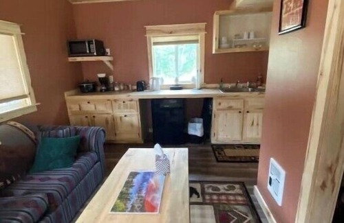 Babb Cabina | Copper 1 Tower Ridge Cabins