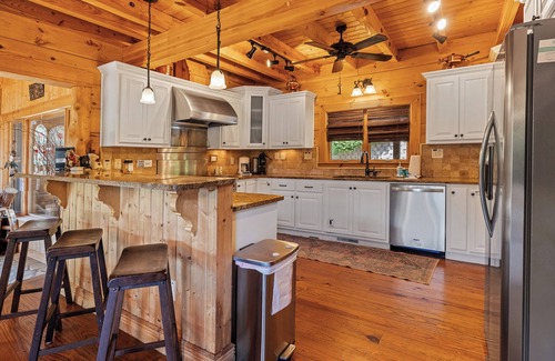 Cleveland Cabina | Copper Canyon - Luxury Lodge located on Private Lake