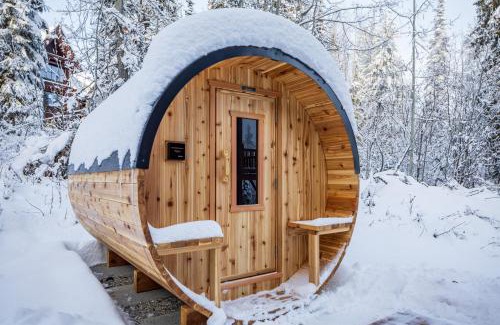 Golden Cabina | Copper Horse Lodge