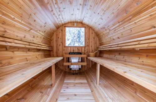 Golden Cabina | Copper Horse Lodge