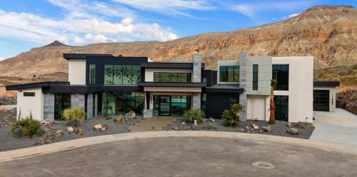 Hurricane Casa | Copper Rock 3653 Private Pool, Hot Tub, Basketball Court, in-ground trampoline, and more