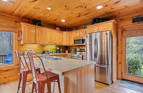 Cataloochee Ranch Cabina | Copper Top Cabin - 3 BR, 2 BA, HT, GR, Near Ski Area