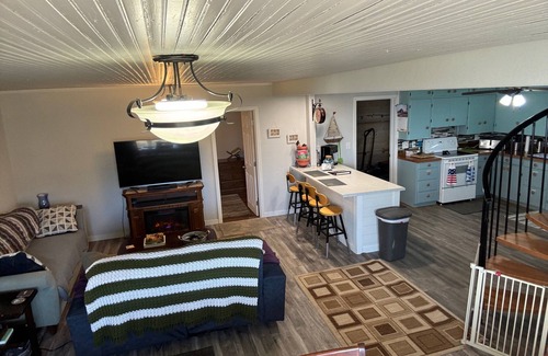 Mina Cabina | Copper Top Lake Cottage: Peaceful Lakefront Getaway on Scatterwood Lake –