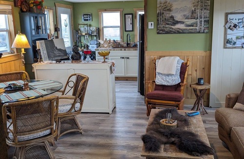 Thermopolis Cabina | Copper Winds Private Cabin on 6 Acres