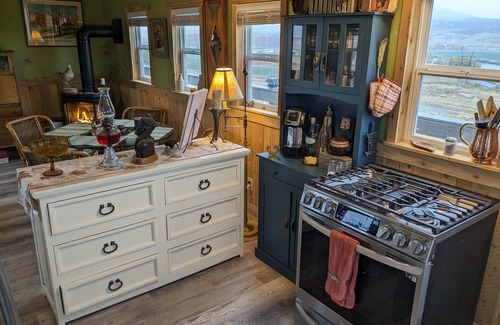 Thermopolis Cabina | Copper Winds Private Cabin on 6 Acres