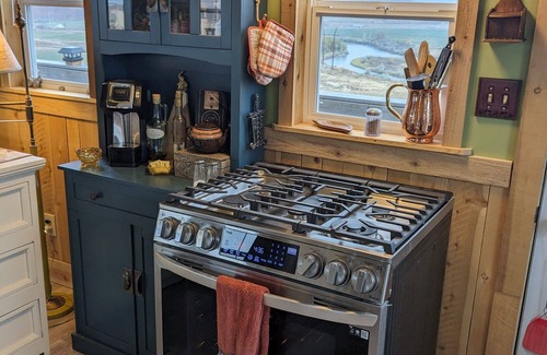 Thermopolis Cabina | Copper Winds Private Cabin on 6 Acres