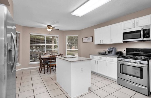 Spring Casa | Coppercrest · 4-Bedroom/2-Bath Home near The Woodlands
