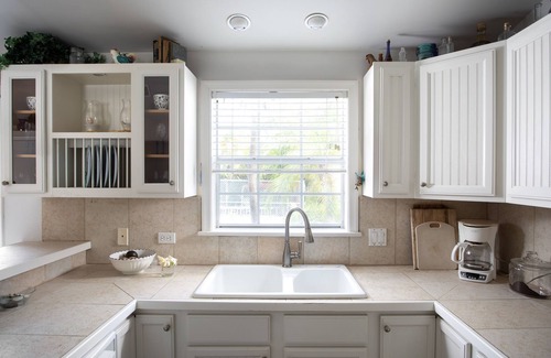 Big Coppitt Key Casa | Coppitt Cottage - 2/2, private backyard with waterfall and hot tub