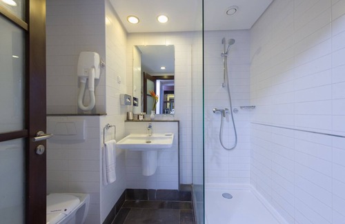 Les Berges Du Lac II Hotel | Corail Suites Hotel