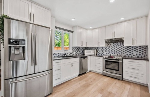 East Kootenay Casa | Coral | Pvt Beach Access | Fenced Yard | Fire Pit