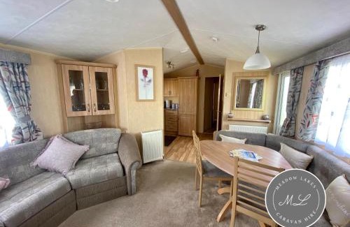Ingoldmells Apartamento | Coral Beach - Row 73 Van 2, central heating, WiFi, bed linen - Meadow Lakes Caravan & Lodge Hire