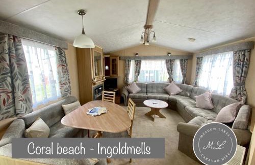 Ingoldmells Apartamento | Coral Beach - Row 73 Van 2, central heating, WiFi, bed linen - Meadow Lakes Caravan & Lodge Hire