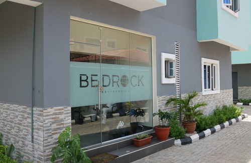 Lagos Apartamento | Coral-Charming 1-bedroom Selfie apartment in marvelous Lagos with AC