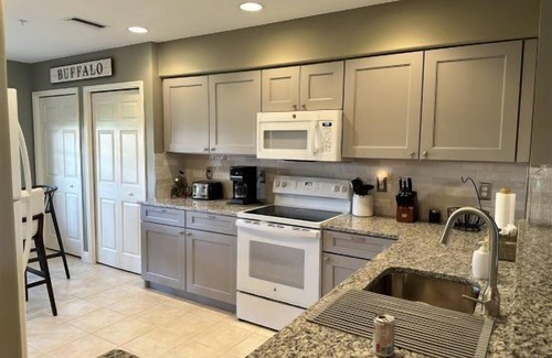 Tropical Cove Condominio | Coral Cottage at Lexington CC Lake Village