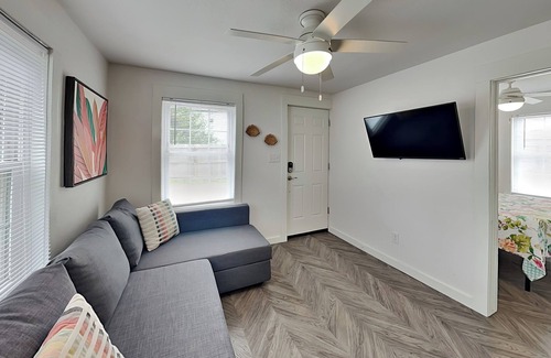 Rockport Cabaña | Coral Cottage