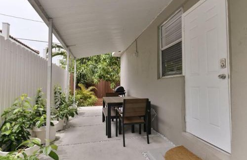 West Little Havana Apartamento | Coral Gables Area Hidden GEM with Private Garden