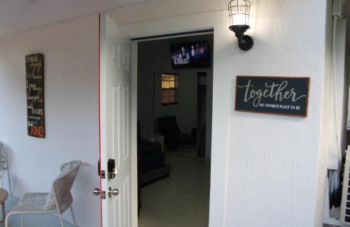Flagami Casa | Coral Gables Guest Studio