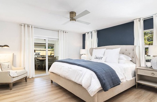 Naples Park Casa | CORAL REEF RETREAT - Vanderbilt Beach Coastal Home with Heated Pool